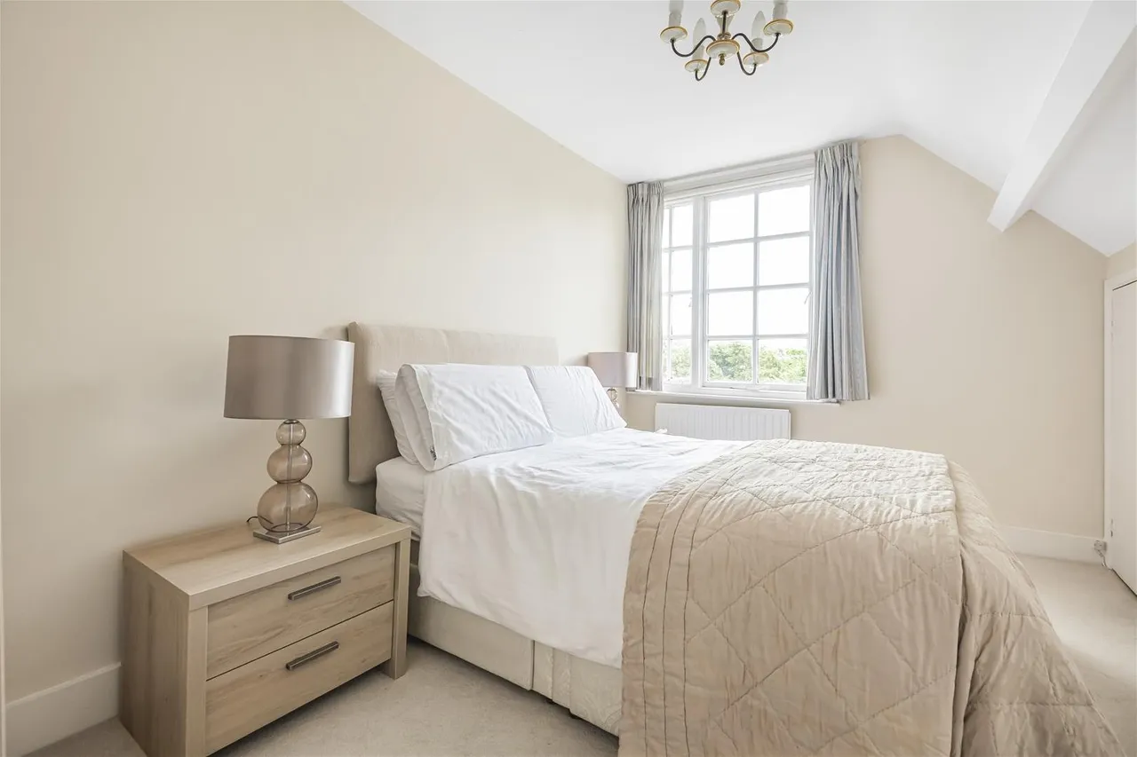 Crescent East, Hadley Wood, Barnet, London EN4 0EY, photo 11