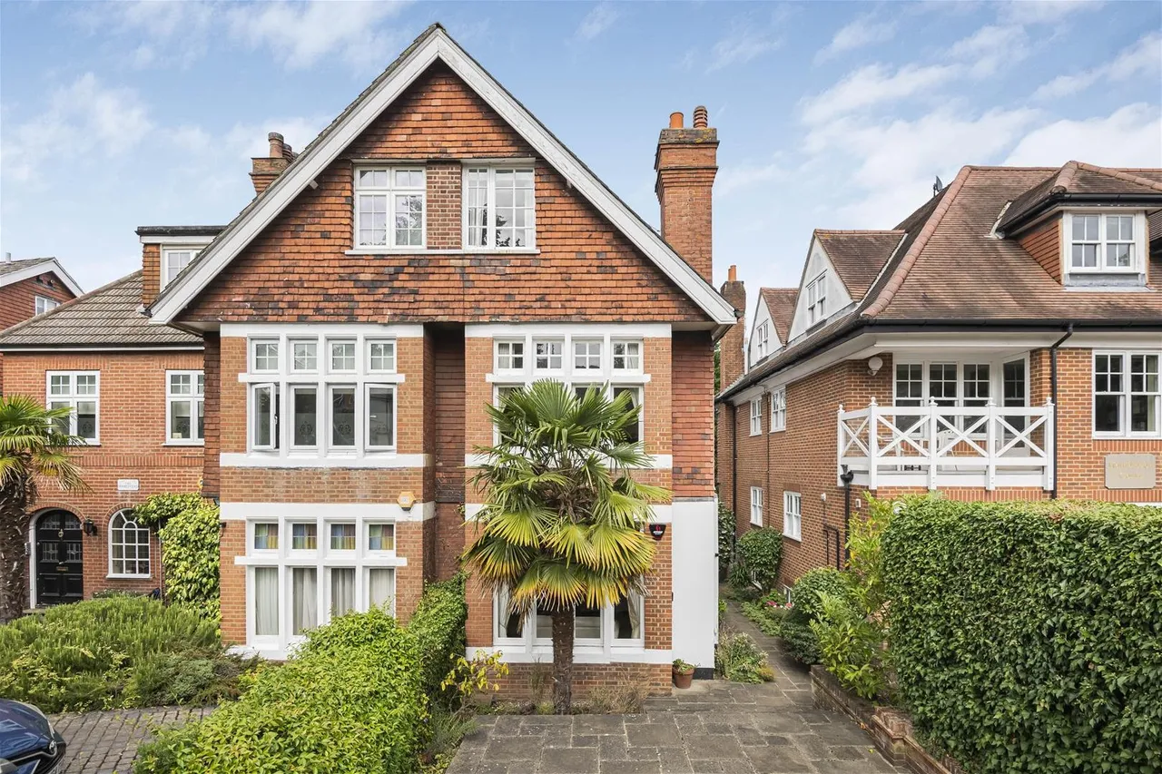 Crescent East, Hadley Wood, Barnet, London EN4 0EY, photo 36