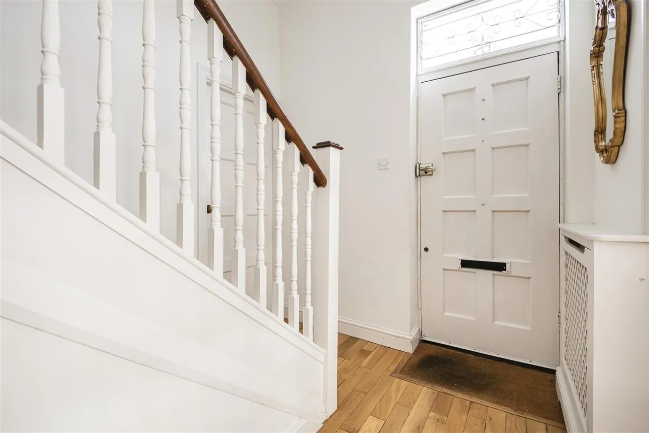 Crescent East, Hadley Wood, Barnet, London EN4 0EY, photo 25