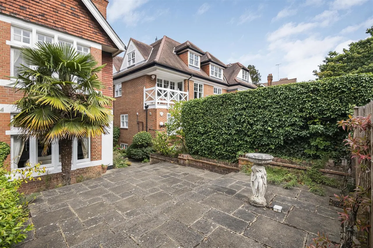 Crescent East, Hadley Wood, Barnet, London EN4 0EY, photo 18