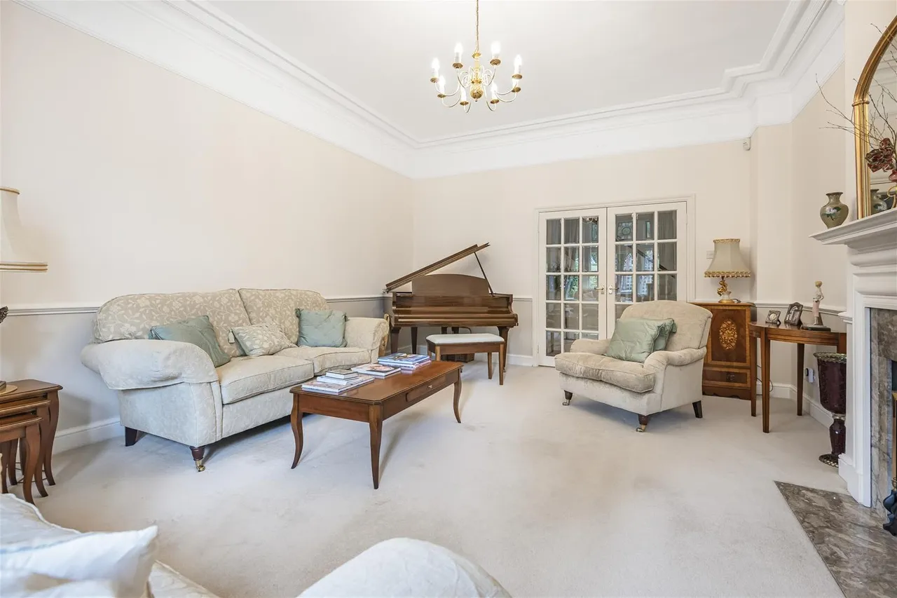 Crescent East, Hadley Wood, Barnet, London EN4 0EY, photo 17