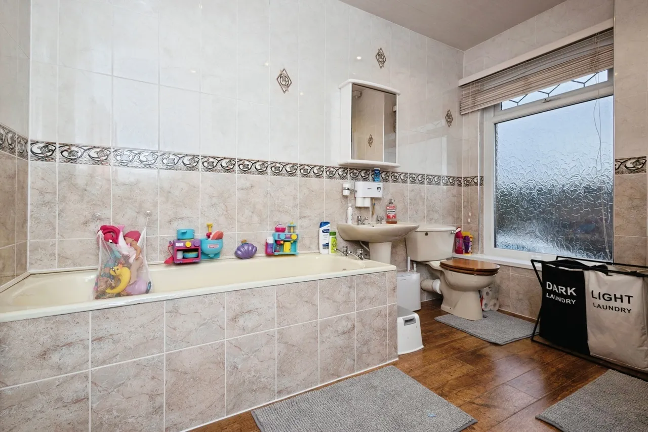 Talbot Road, Ammanford, SA18, photo 18