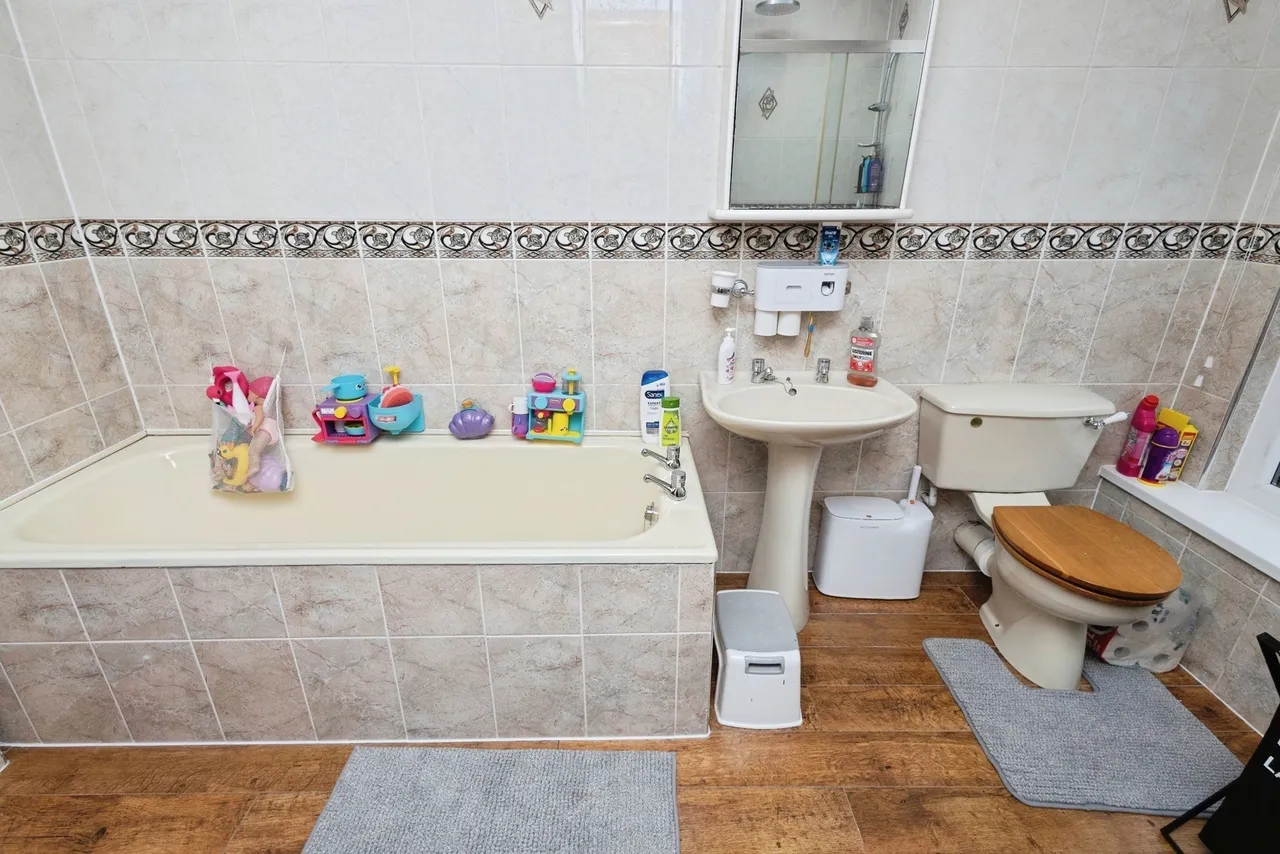 Talbot Road, Ammanford, SA18, photo 20