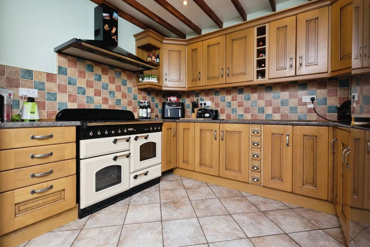 Talbot Road, Ammanford, SA18, photo 6