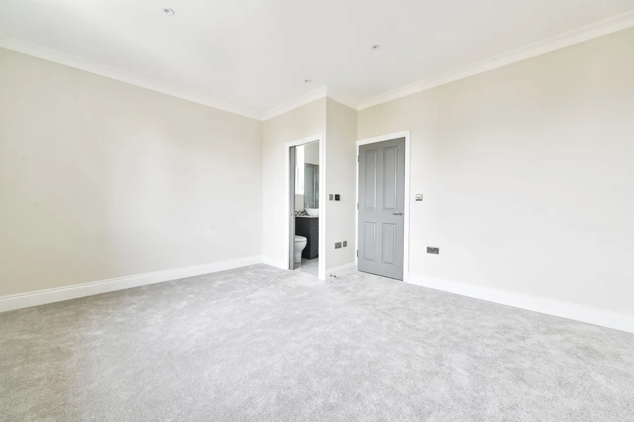 12a Sycamore Grove, New Malden, photo 11