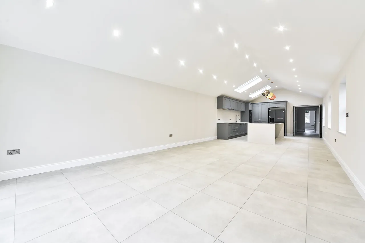 12a Sycamore Grove, New Malden, photo 5