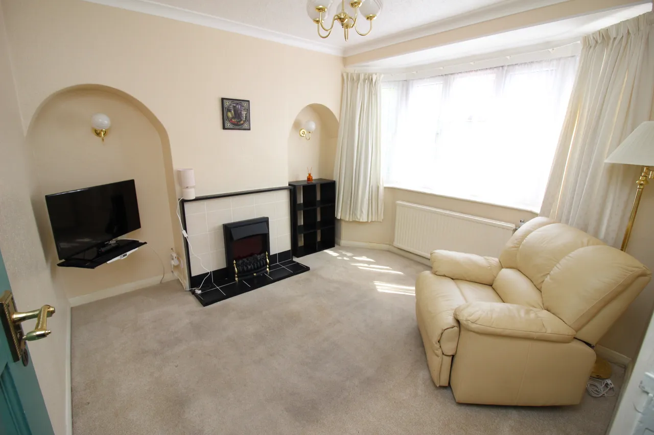 Buckland Way, WORCESTER PARK, Surrey, Worcester Park, KT48NT, photo 2