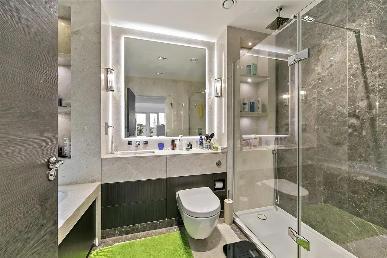 Kew Bridge Road, Brentford, TW8, photo 8