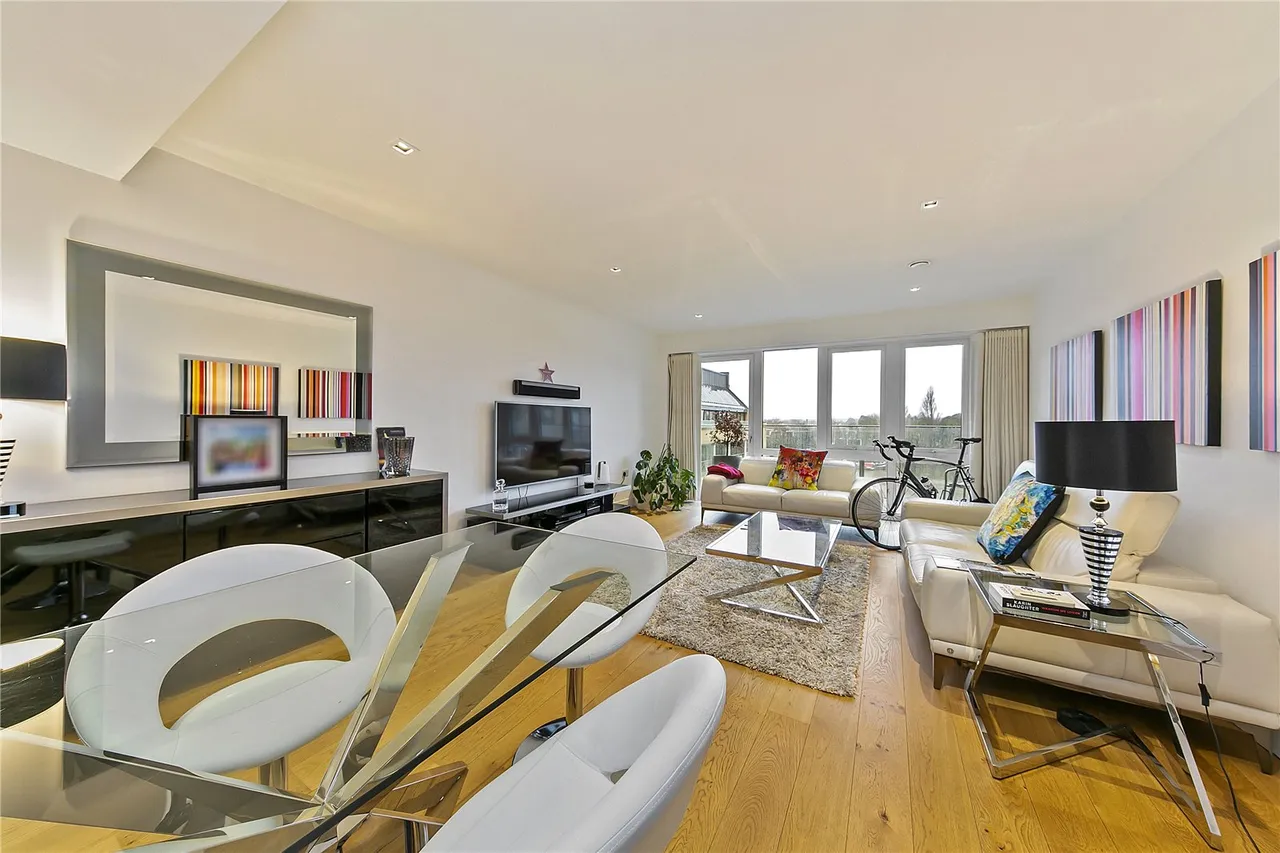 Kew Bridge Road, Brentford, TW8, photo 6