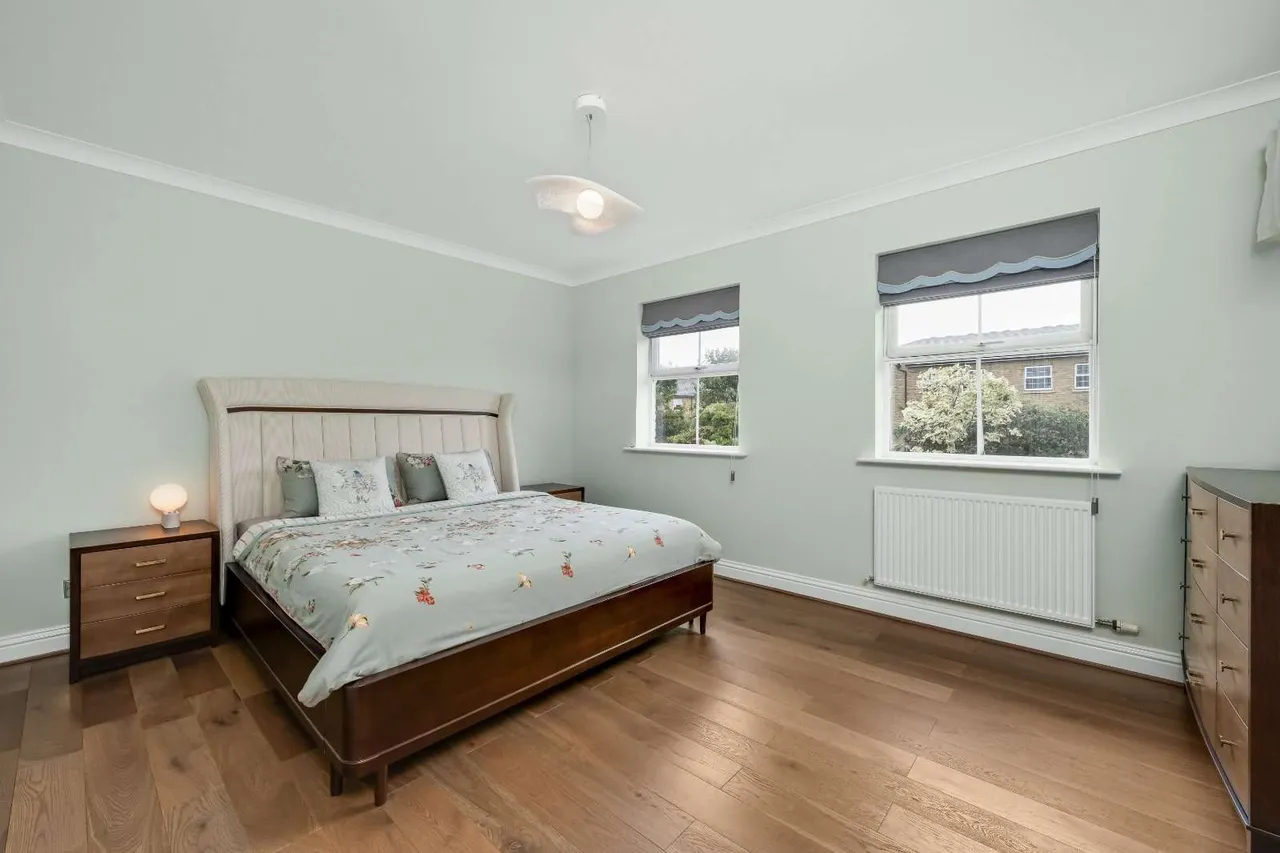 Clearwater Place, Surbiton, United Kingdom, KT6 4ET, photo 5