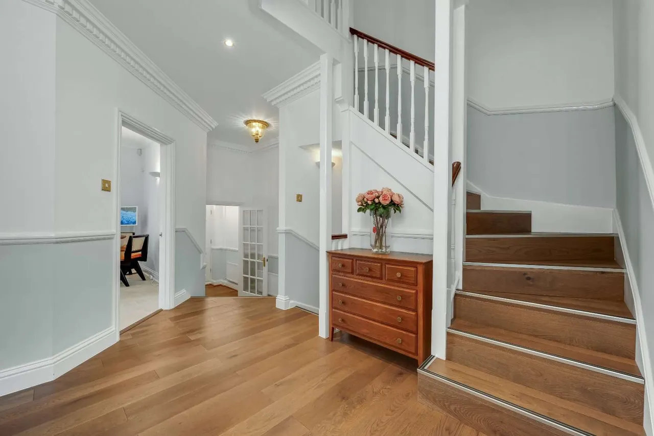Clearwater Place, Surbiton, United Kingdom, KT6 4ET, photo 7