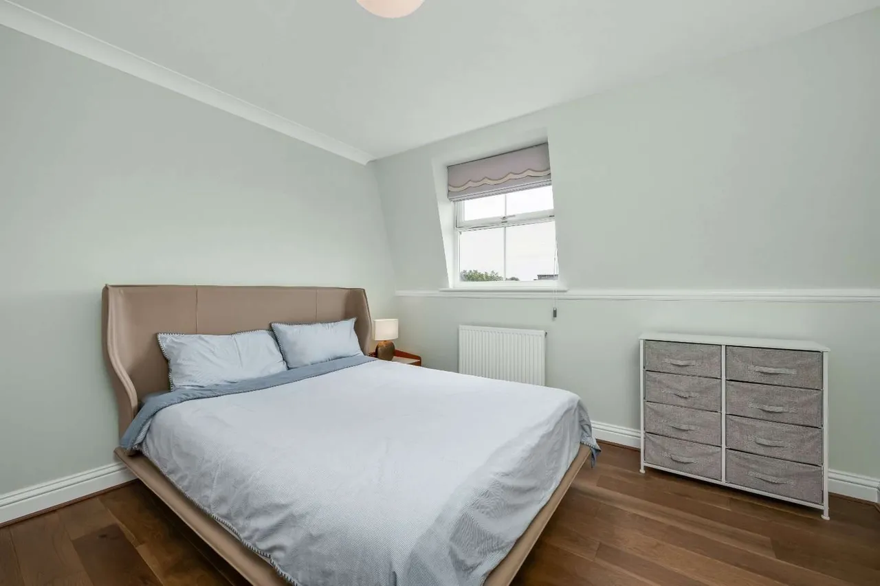 Clearwater Place, Surbiton, United Kingdom, KT6 4ET, photo 9