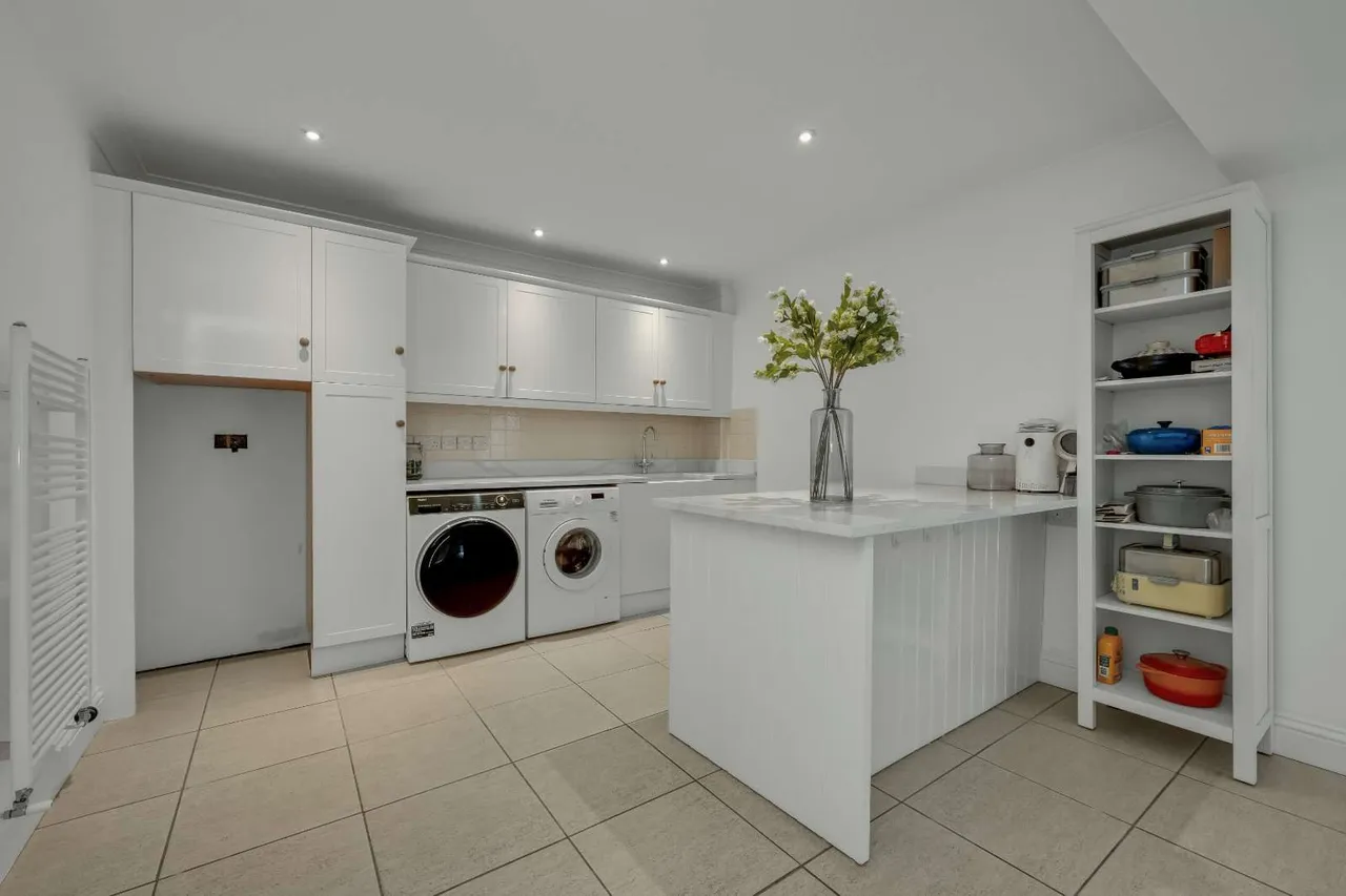 Clearwater Place, Surbiton, United Kingdom, KT6 4ET, photo 11