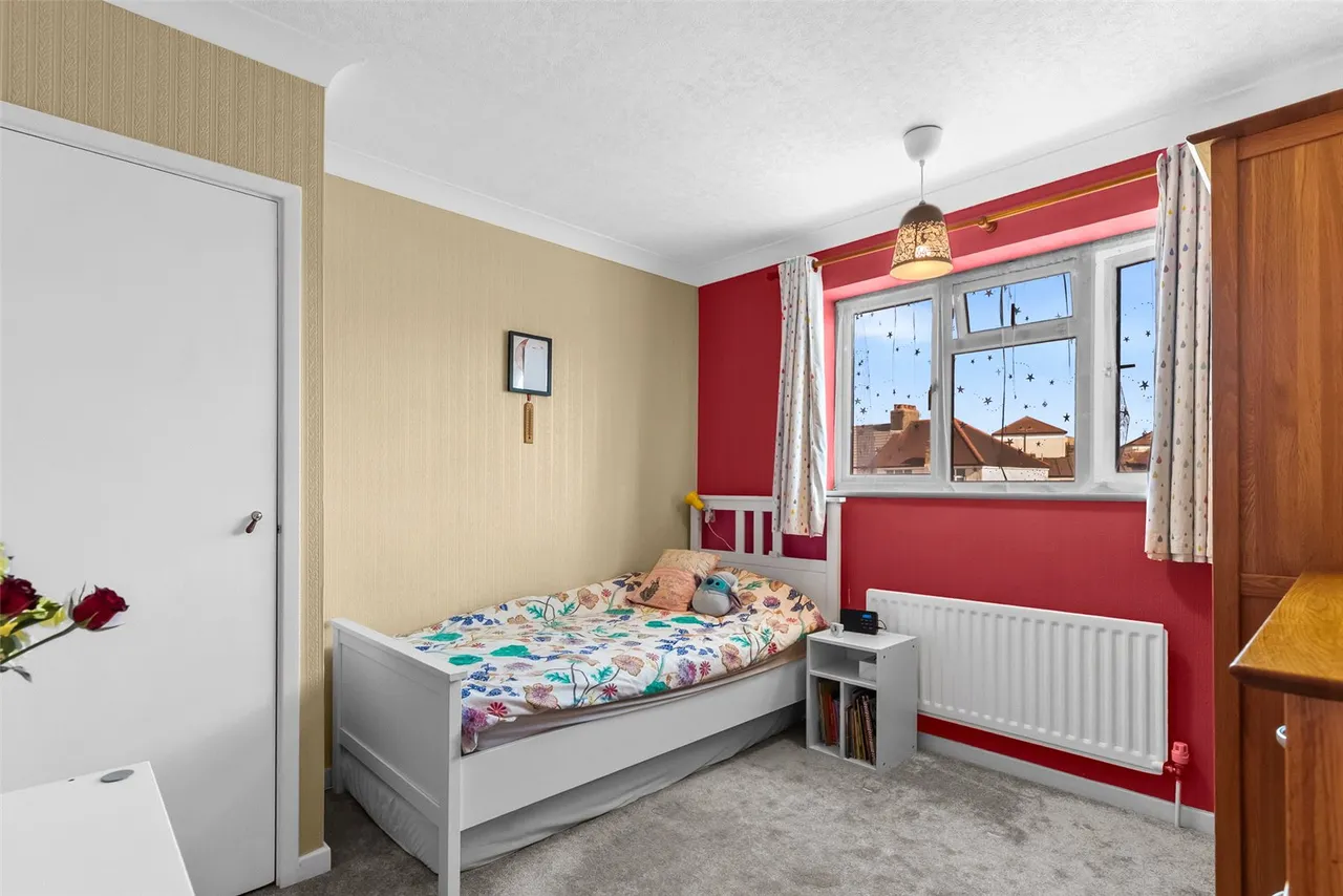 Conway Road, Hanworth, TW13, photo 7