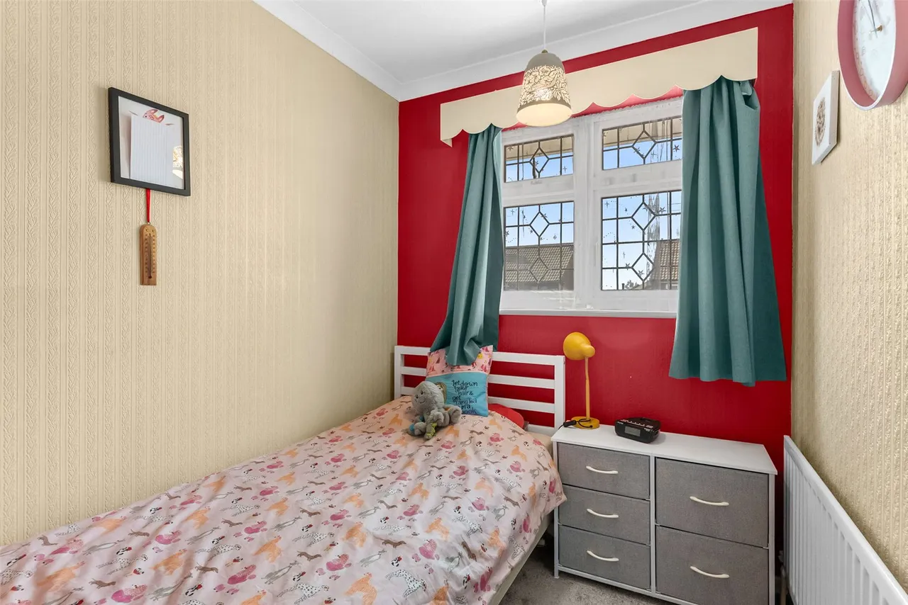 Conway Road, Hanworth, TW13, photo 9