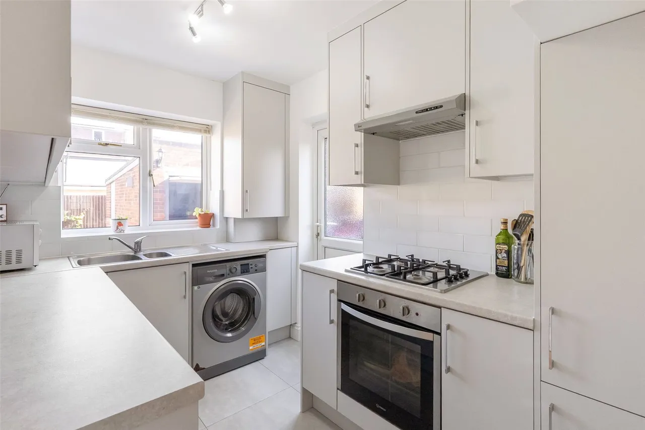 Conway Road, Hanworth, TW13, photo 5