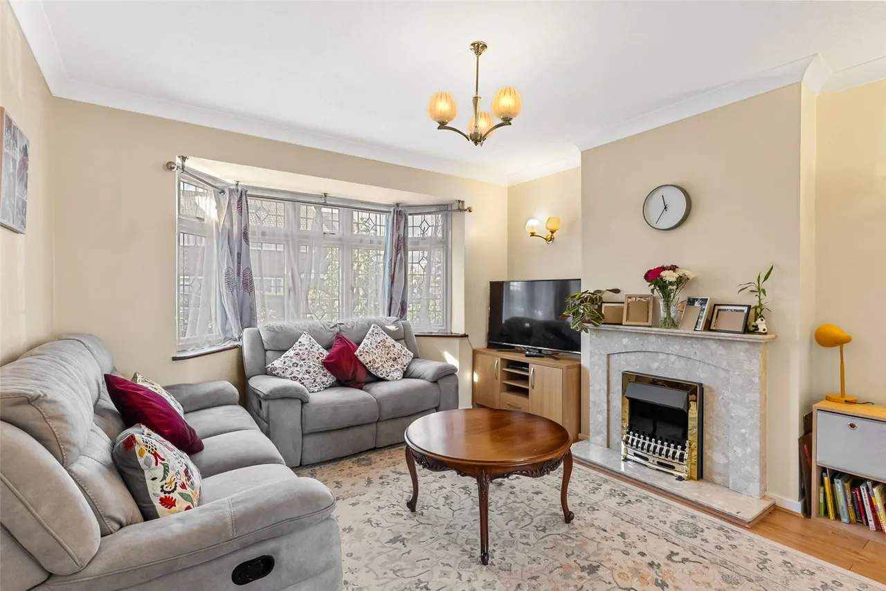 Conway Road, Hanworth, TW13, photo 3