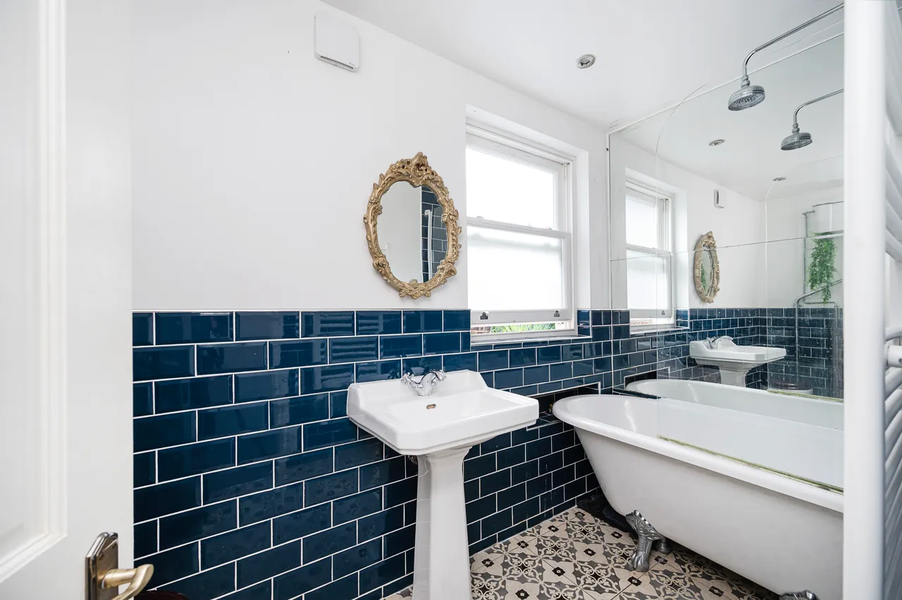 84 Hassett Road, London, photo 8