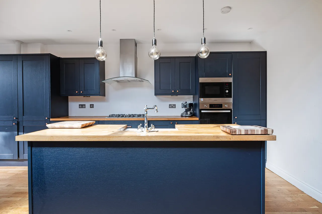 84 Hassett Road, London, photo 12