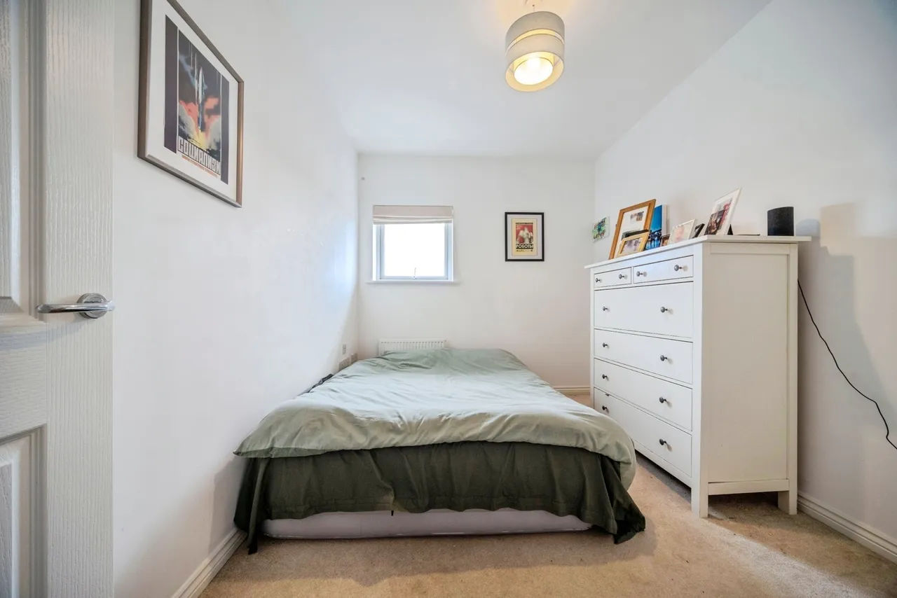 Skye Crescent, Newton Leys, Bletchley, Milton Keynes, MK3, photo 6