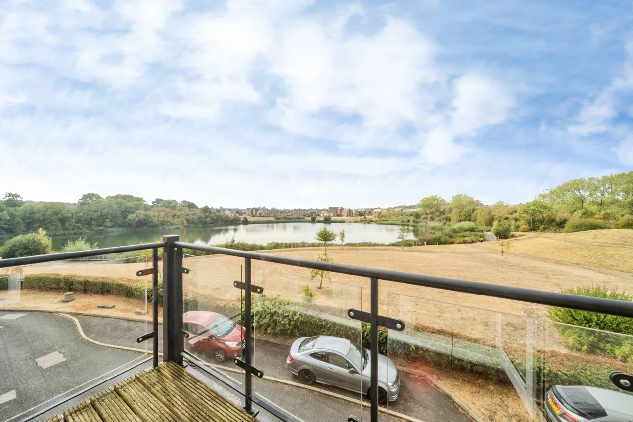 Skye Crescent, Newton Leys, Bletchley, Milton Keynes, MK3, photo 12
