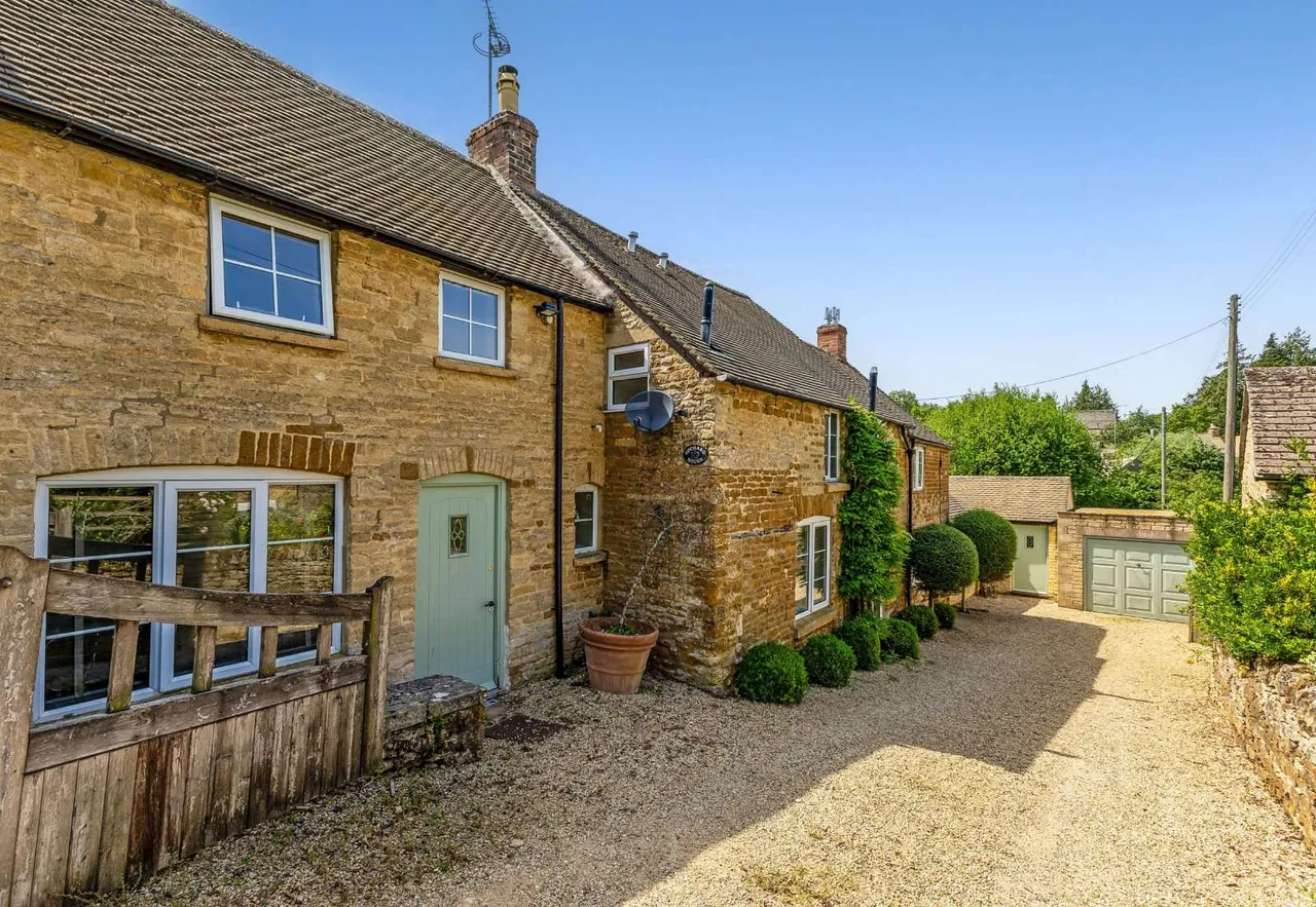 Upper Oddington, Moreton-in-Marsh, Gloucestershire, GL56 0XH, photo 2