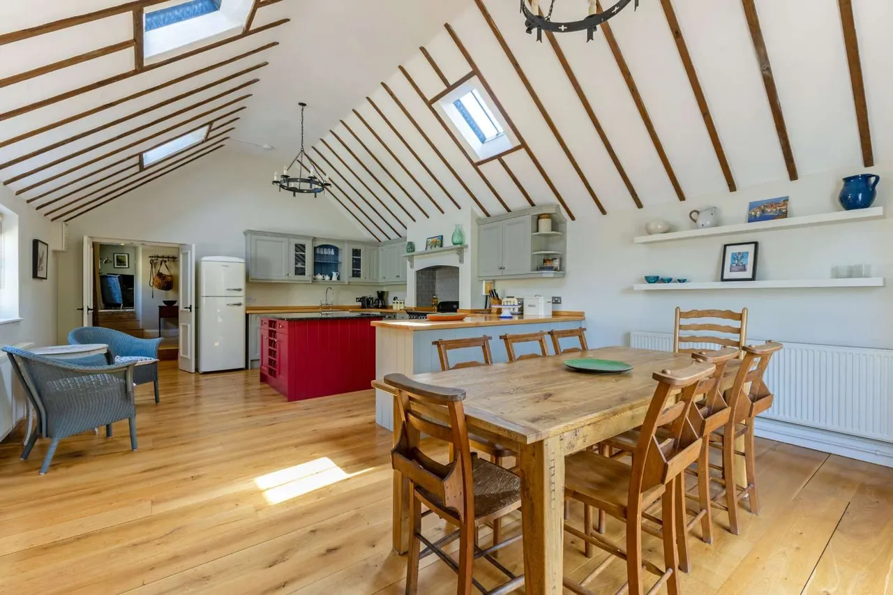 Upper Oddington, Moreton-in-Marsh, Gloucestershire, GL56 0XH, photo 4