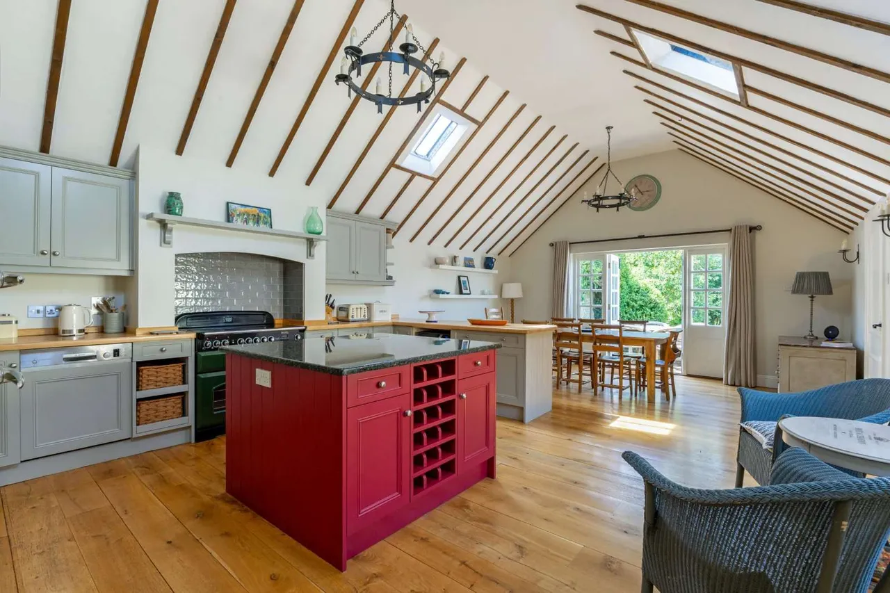 3 bed house for sale — Upper Oddington, Moreton-in-Marsh, Gloucestershire, GL56 0XH