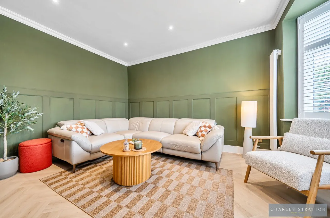 Upper Brentwood Road, Romford, Essex, RM2 6LD, photo 6