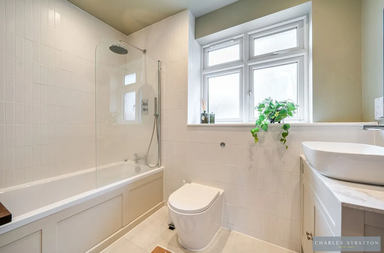 Upper Brentwood Road, Romford, Essex, RM2 6LD, photo 18