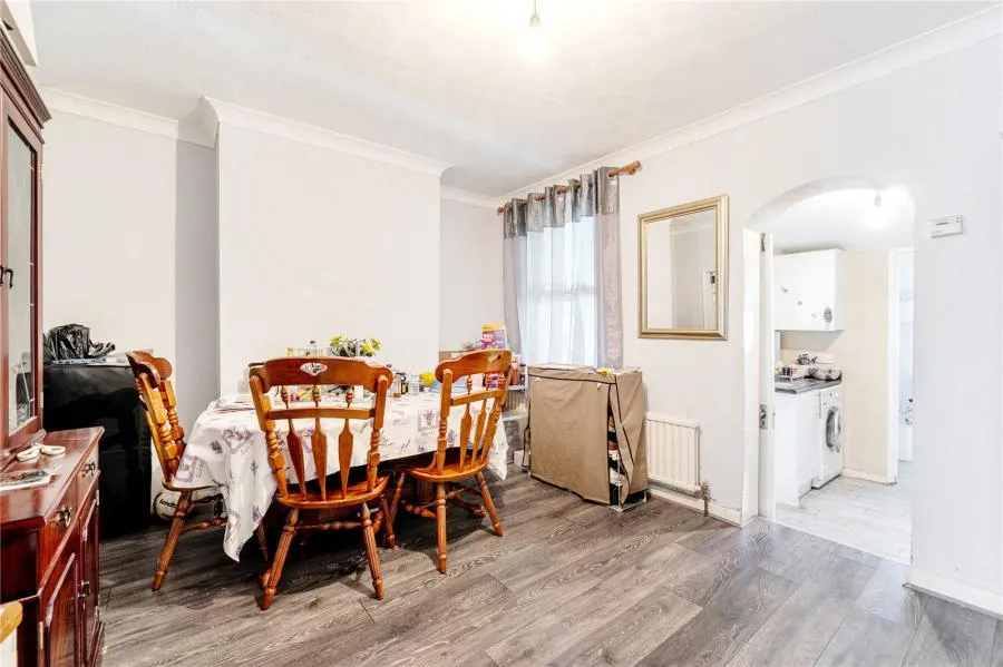 Rosebery Street, Swindon, SN1, photo 4
