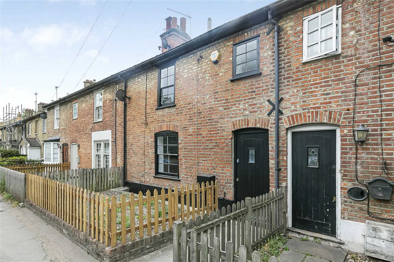 3 bed house for sale — Cockfosters Road, Hadley Wood, Hertfordshire, EN4 0JY