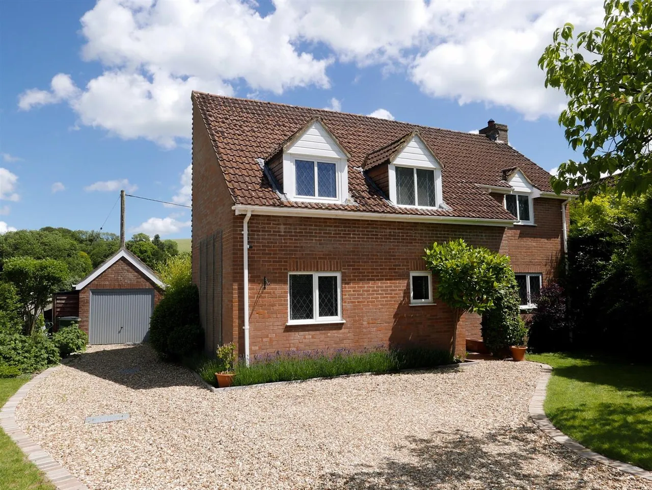 4 bed house for sale, High Street, Upavon, SN9