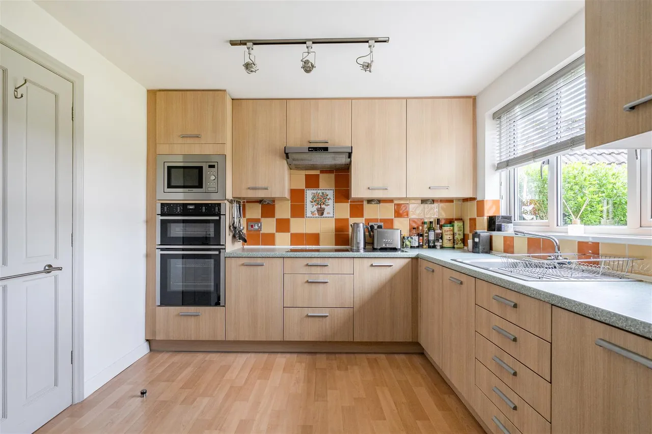High Street, Upavon, SN9, photo 15