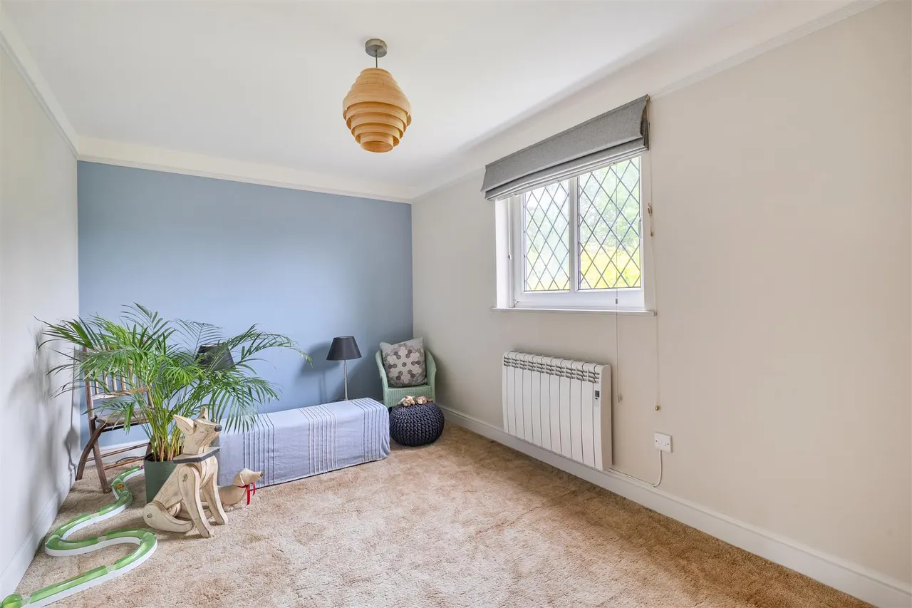 High Street, Upavon, SN9, photo 11
