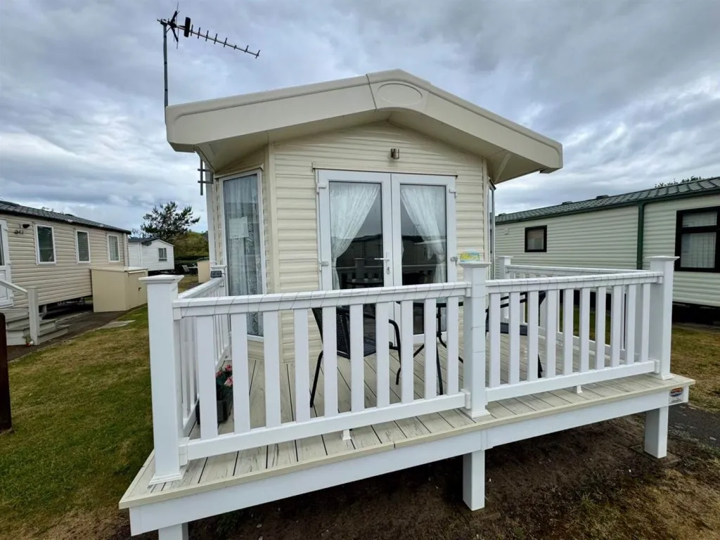 2 bed mobile home for sale, Shore Road, LL19