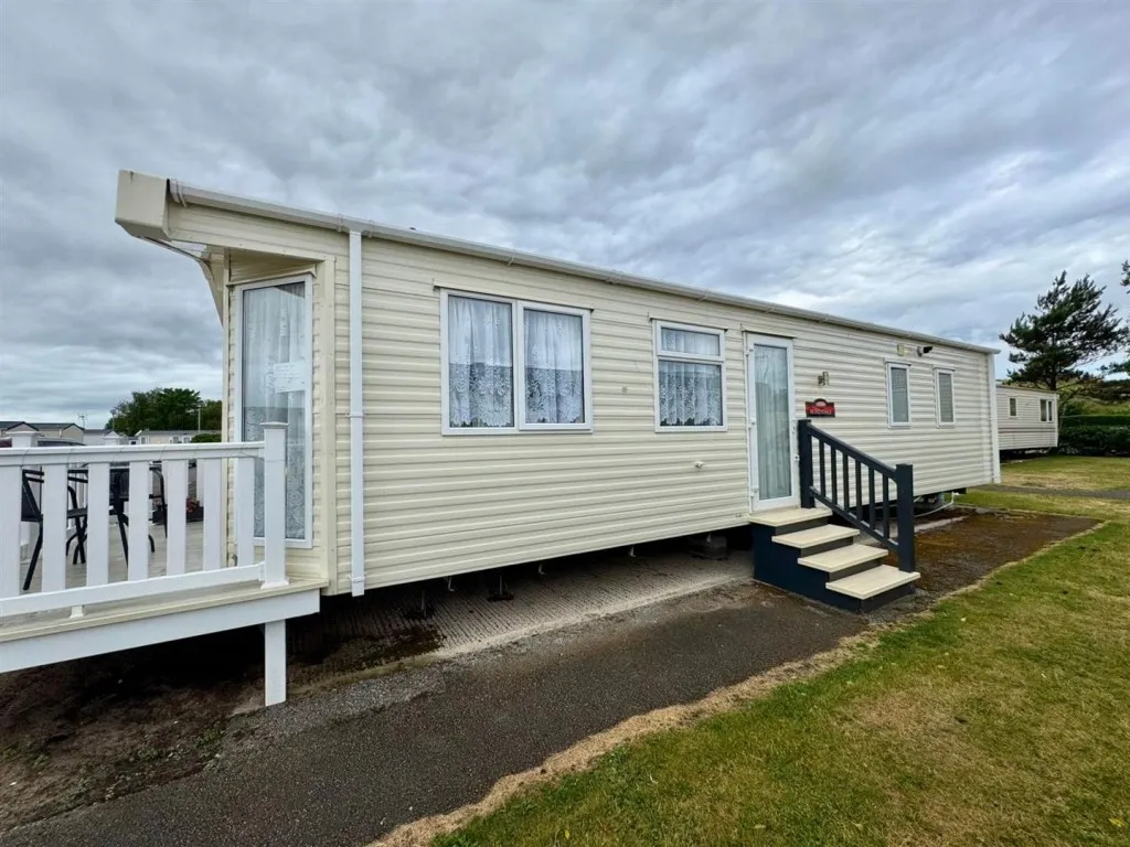 Shore Road, LL19, photo 5