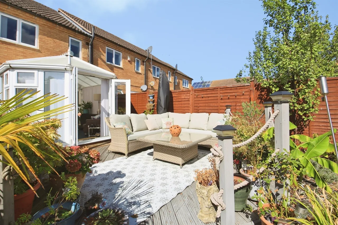 Sharnbrook Avenue, Hampton Vale, Peterborough, photo 3