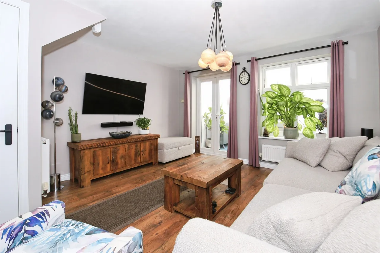 2 bed house for sale — Sharnbrook Avenue, Hampton Vale, Peterborough