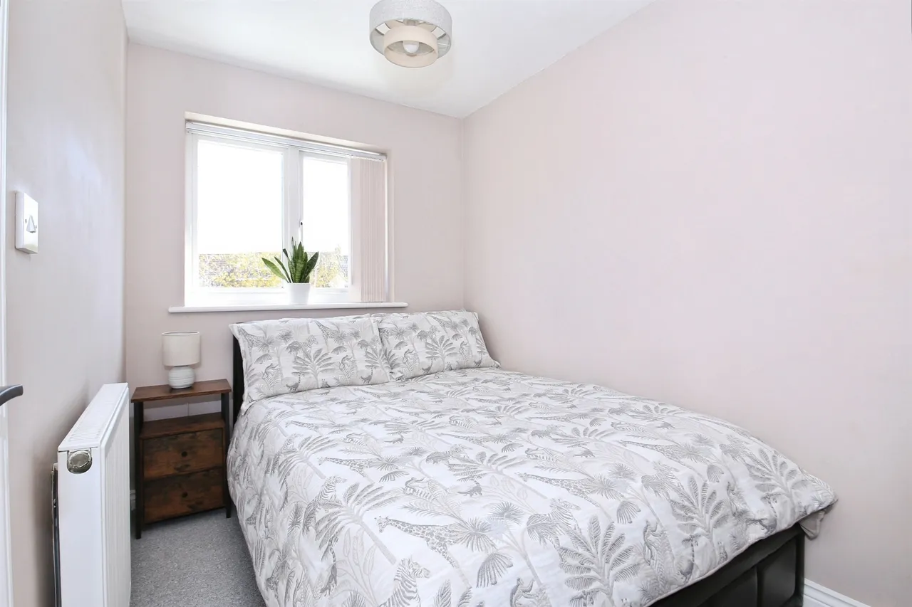 Sharnbrook Avenue, Hampton Vale, Peterborough, photo 12