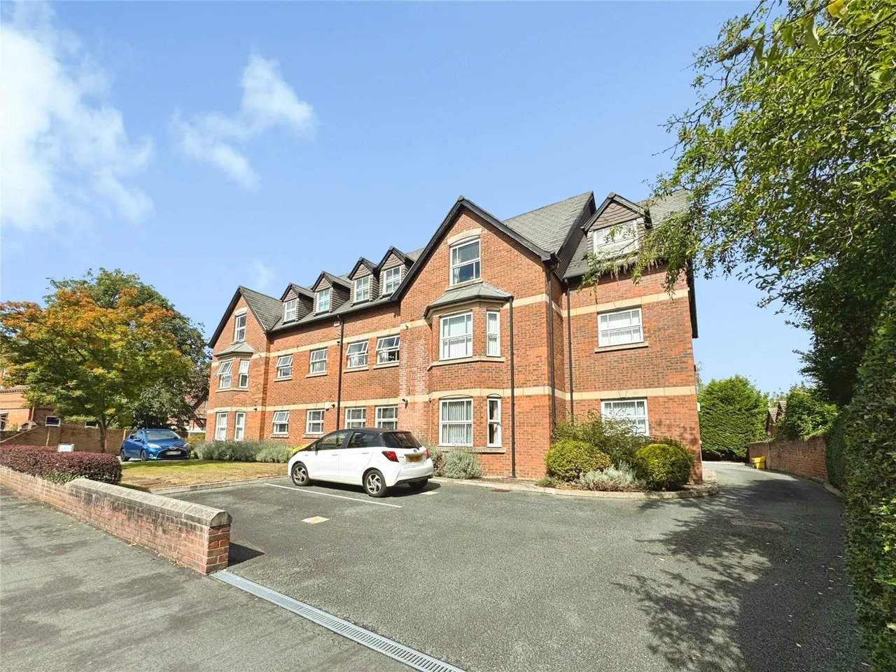 Eversley Park, Chester, CH2, photo 2