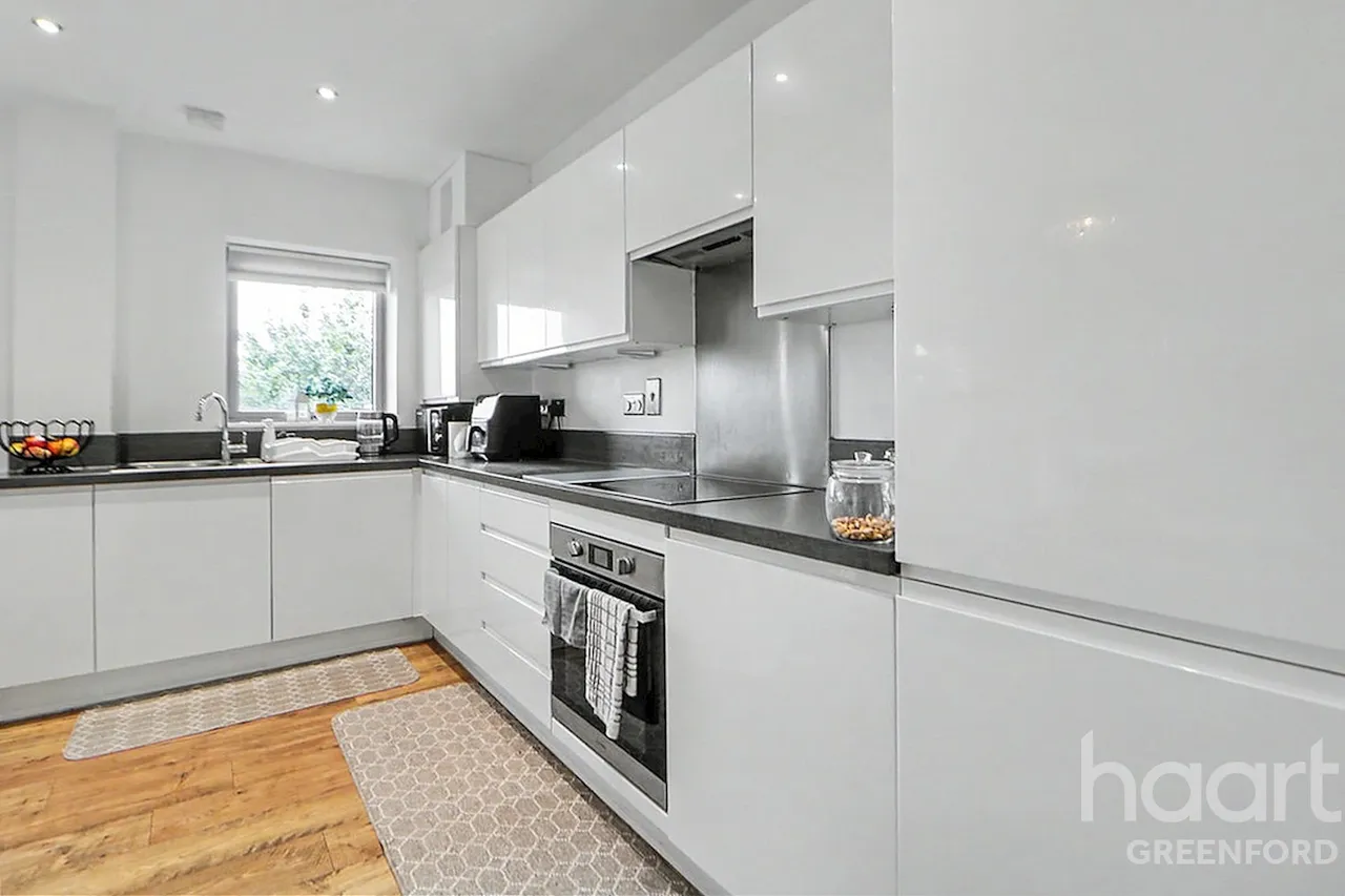 Larkspur Court, Rectory, UB5, photo 8