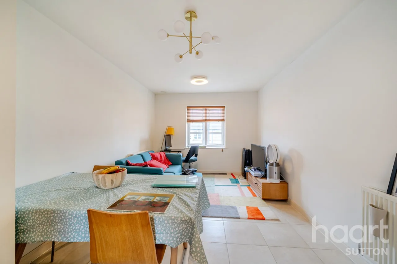 Mitcham, CR4, photo 8