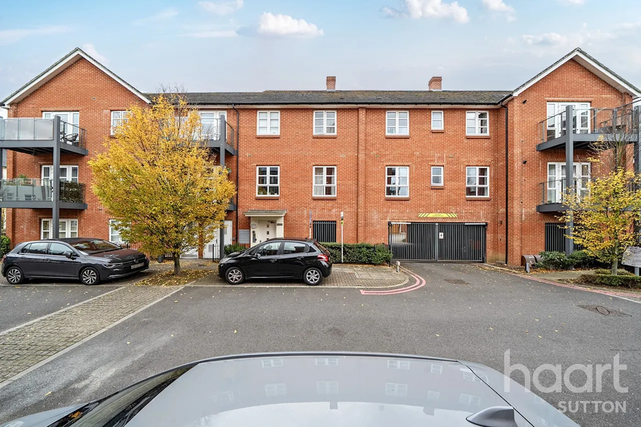 Mitcham, CR4, photo 5
