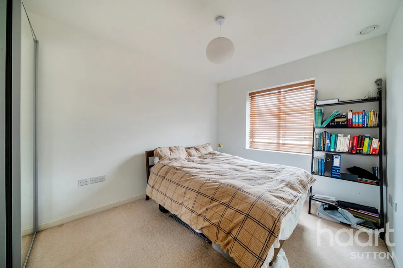 Mitcham, CR4, photo 12