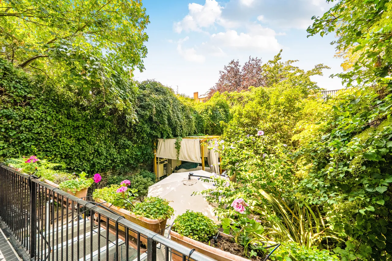 Flat 2, 56 Penywern Road, London, photo 5
