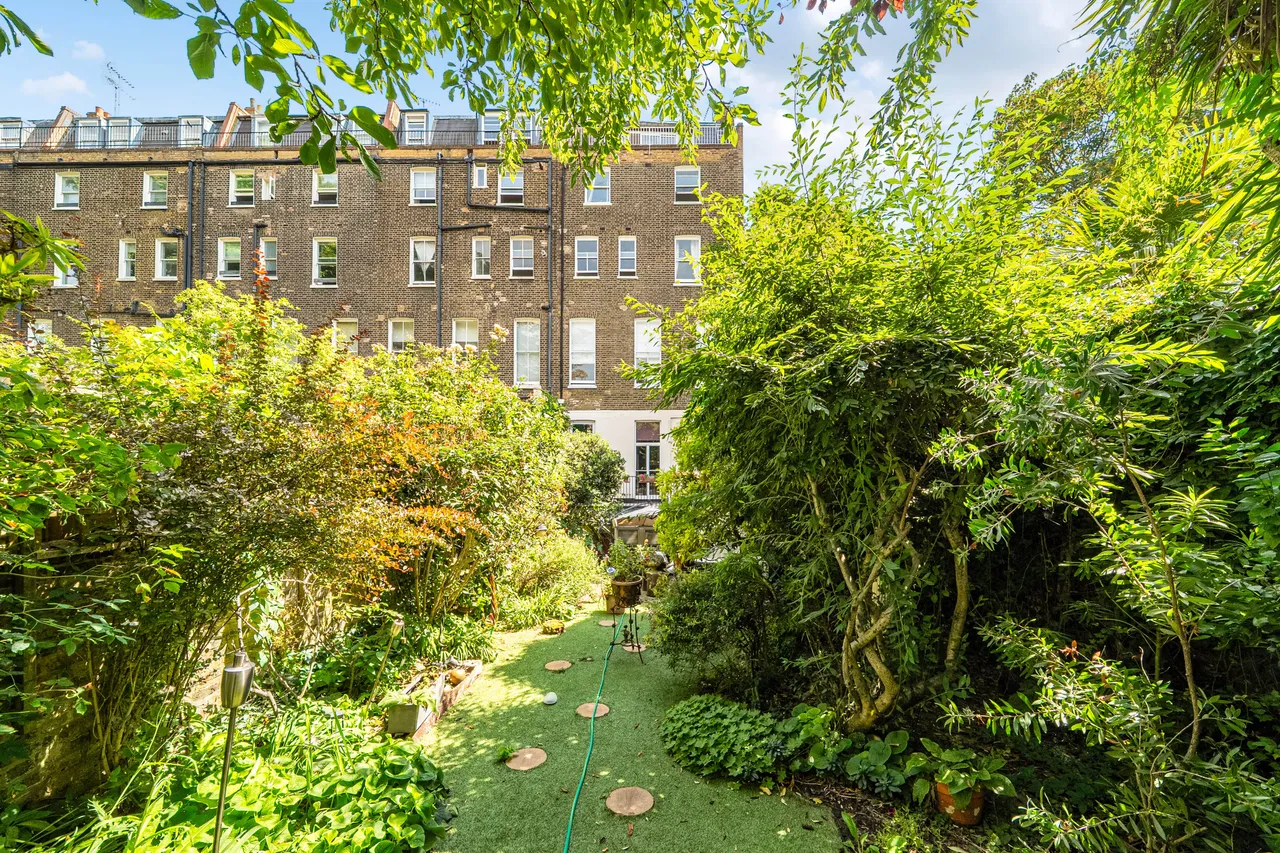 3 bed flat for sale — Flat 2, 56 Penywern Road, London