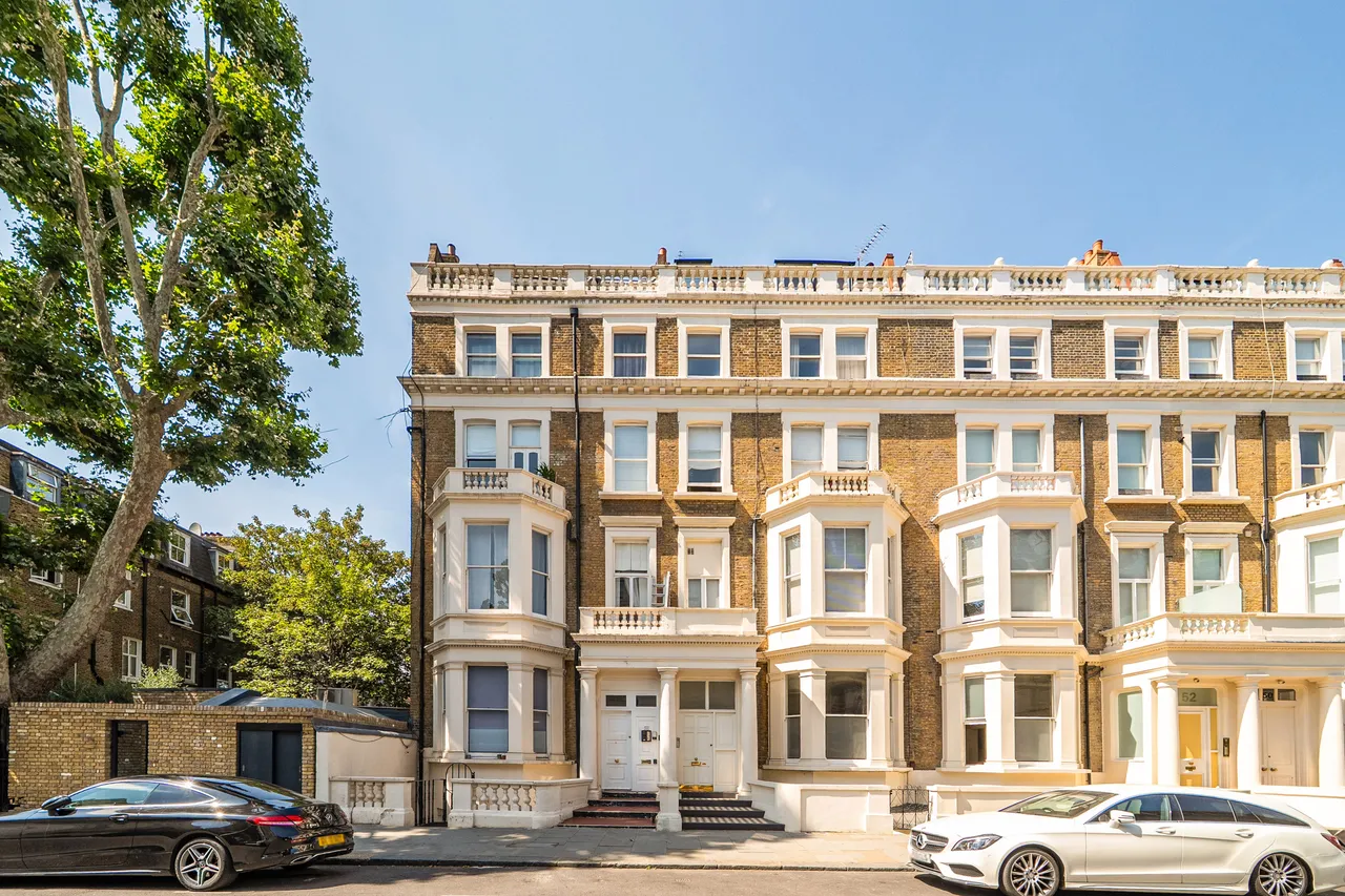 Flat 2, 56 Penywern Road, London, photo 2