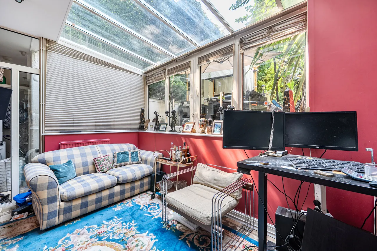 Flat 2, 56 Penywern Road, London, photo 8