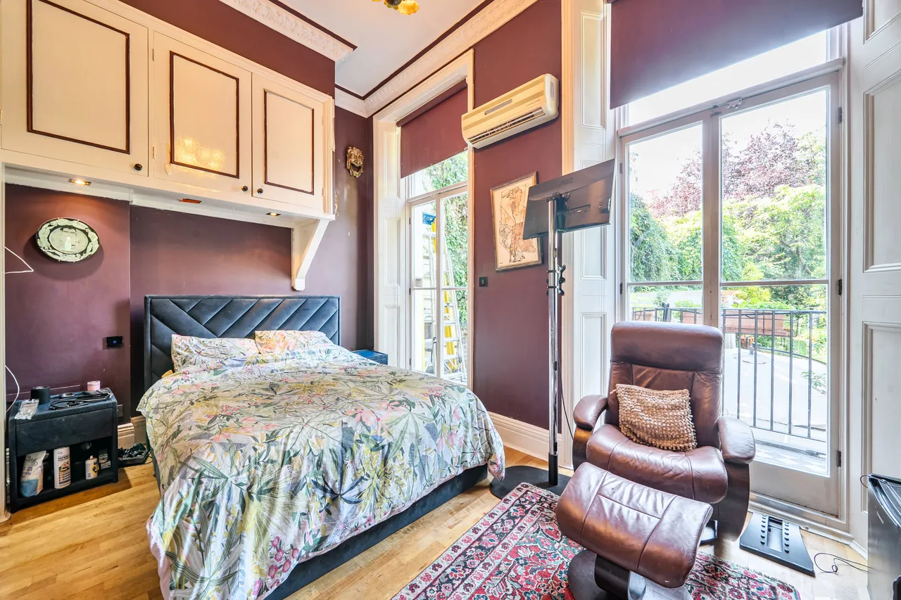 Flat 2, 56 Penywern Road, London, photo 4